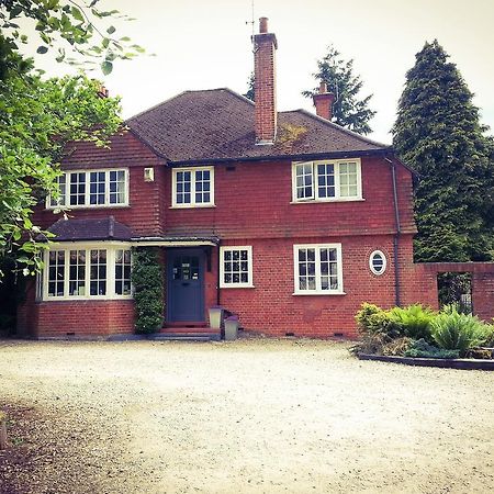 Rosemead Guest House Claygate Bagian luar foto