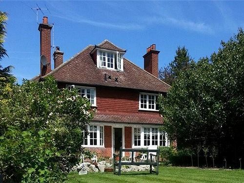 Rosemead Guest House Claygate Bagian luar foto