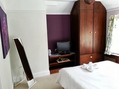 Rosemead Guest House Claygate Bagian luar foto