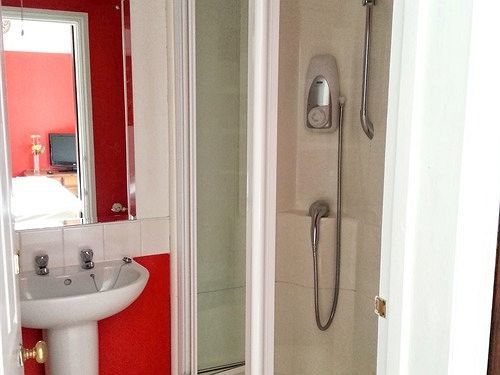Rosemead Guest House Claygate Bagian luar foto